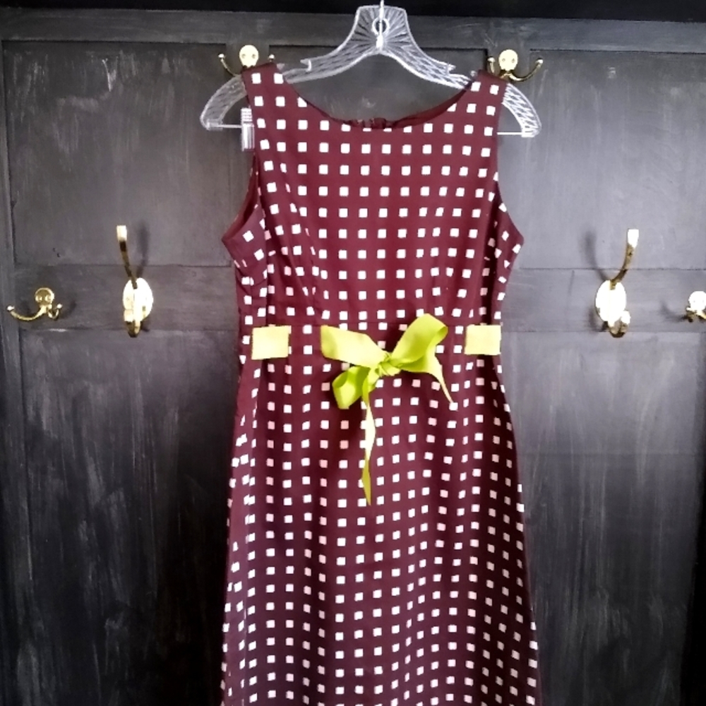 Sassy brown dress w/white blocks and lime belt